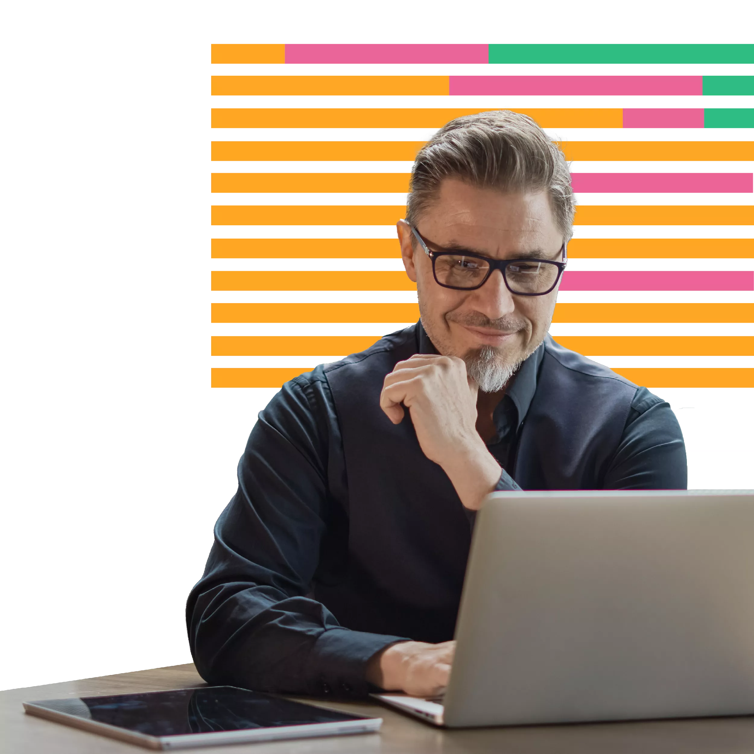 Person mit Laptop und Tablet vor buntem Balkendiagramm – Symbol für datenbasierte Projektanalyse und visuelles Reporting im Multiprojektmanagement.